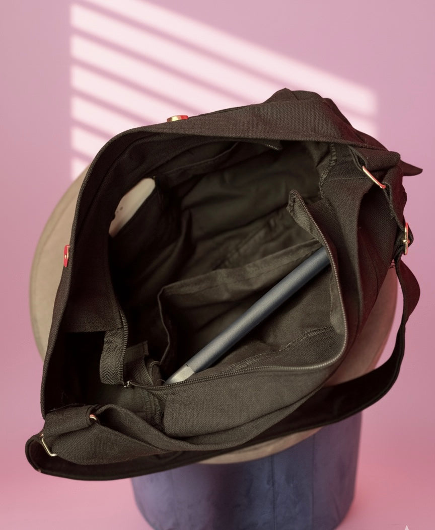 BASIC BLACK CROSS BAG
